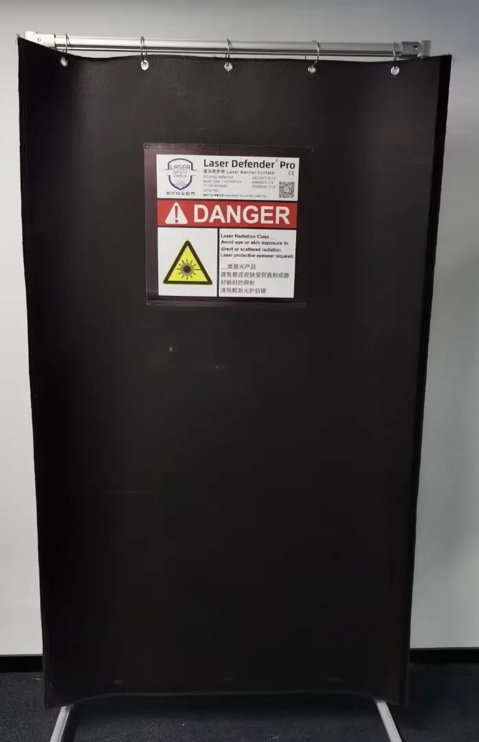 Mobilní ochranná laserová stěna